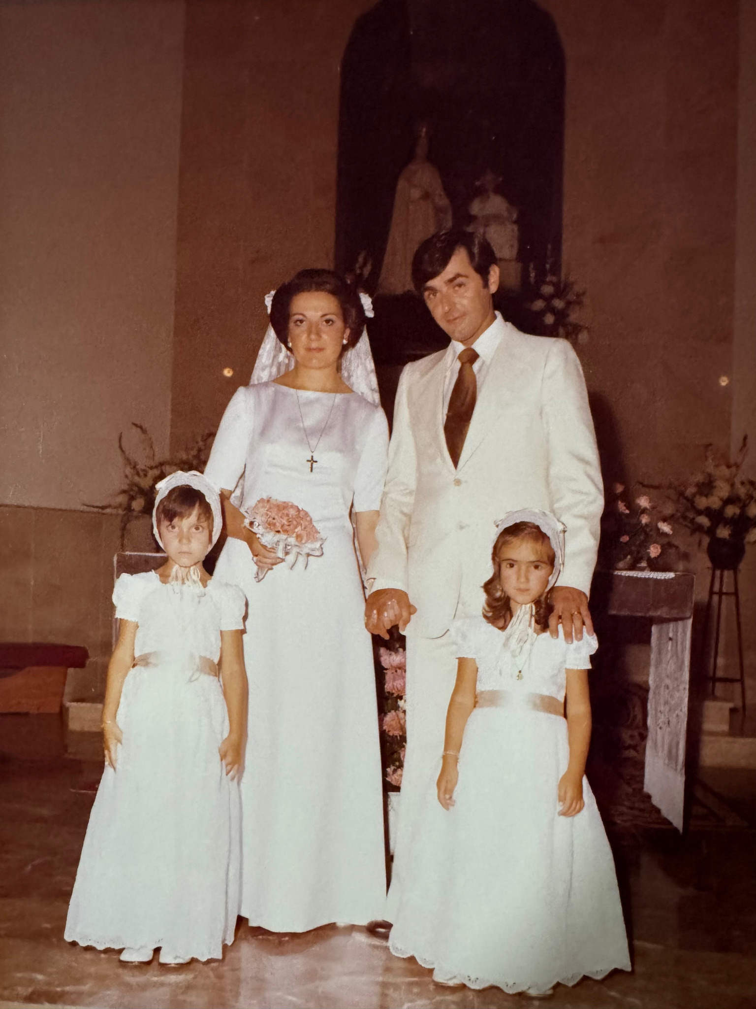 Francisco Branchadell Navarro y Maria del Carmen Vilar Usó en el altar