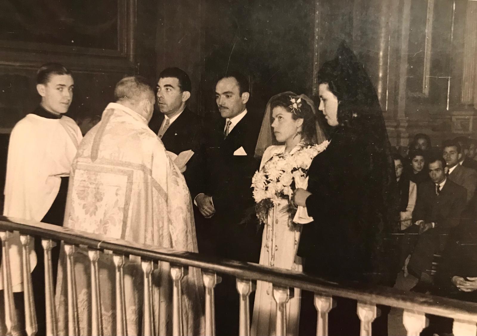 Laura Branchadell Herrero y José Valero Palau en la ceremonia de su casamiento